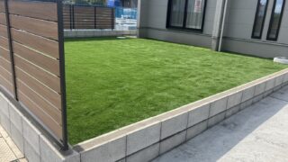 できたてホヤホヤの新築のお庭で人工芝施工しました✨🏠✨